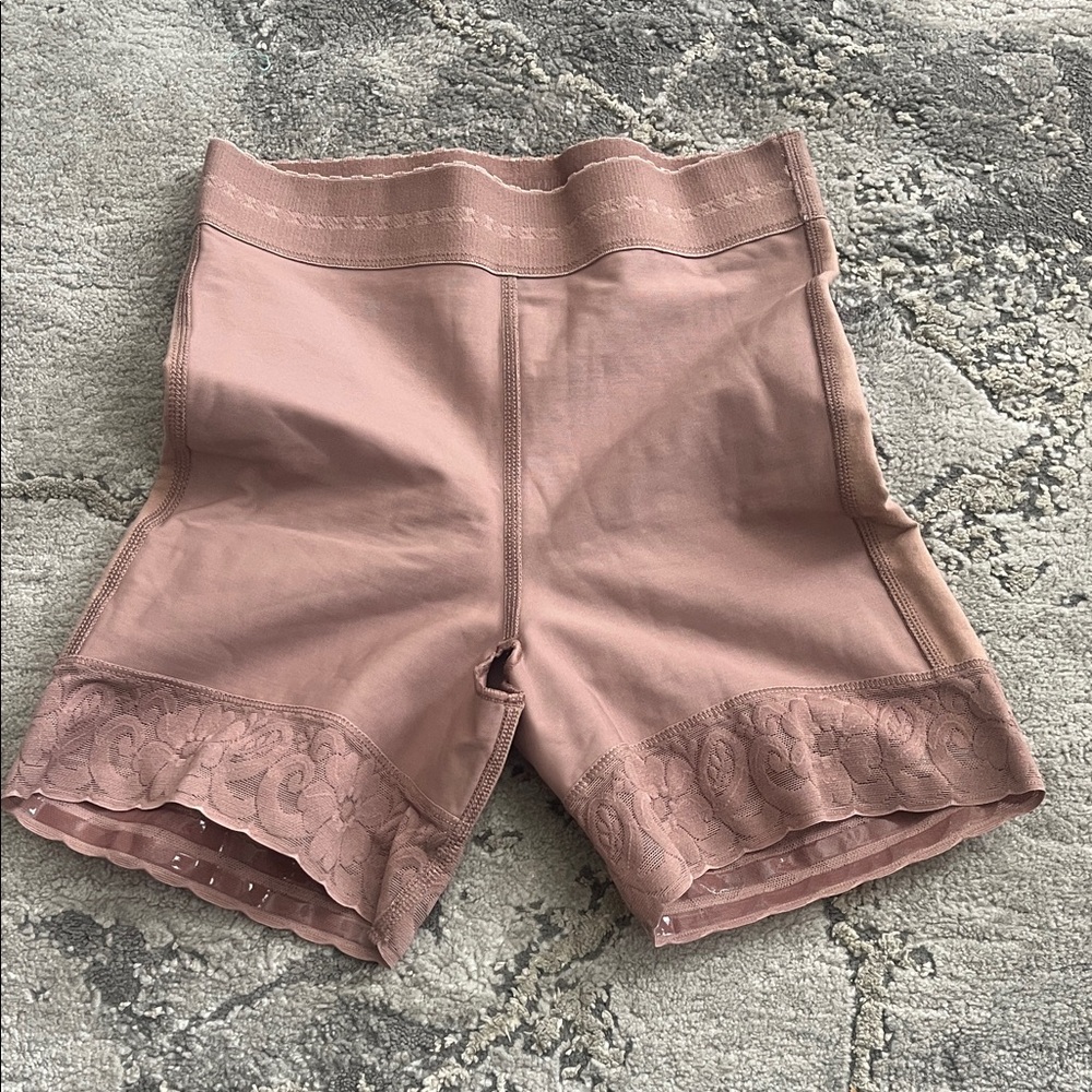 Elegant Lace Trim Shapewear Shorts in Mauve
